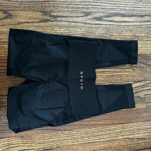 NVGTN contour 2.0 seamless leggings
size small